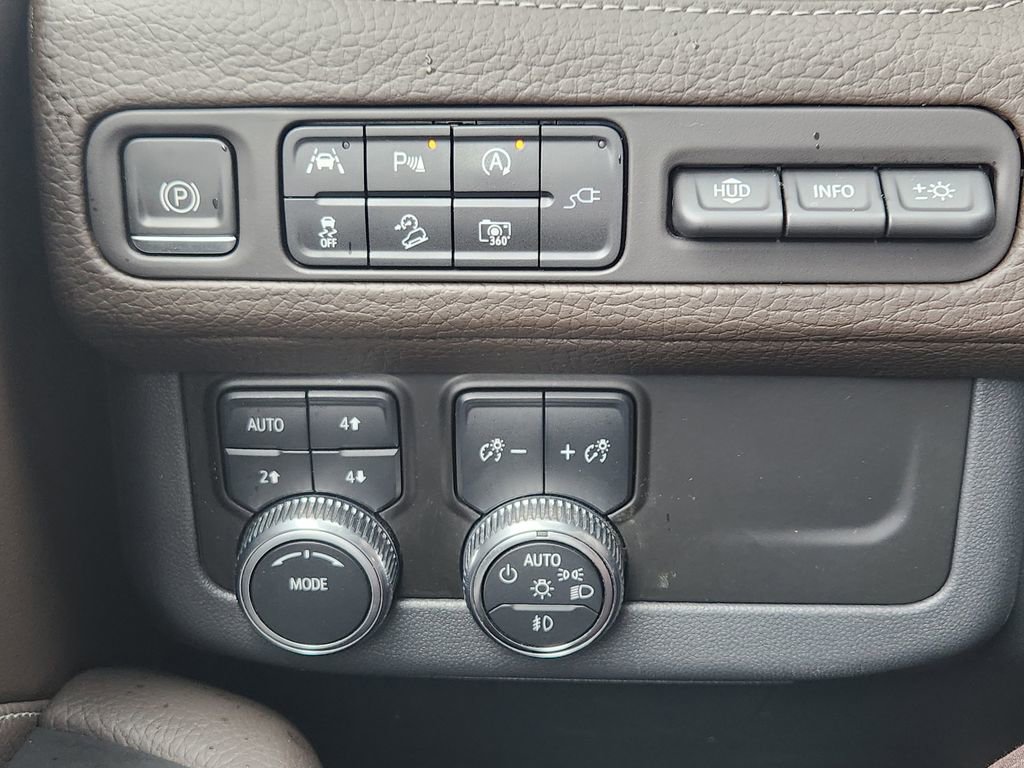 Used 2022 GMC Yukon XL Denali image 22