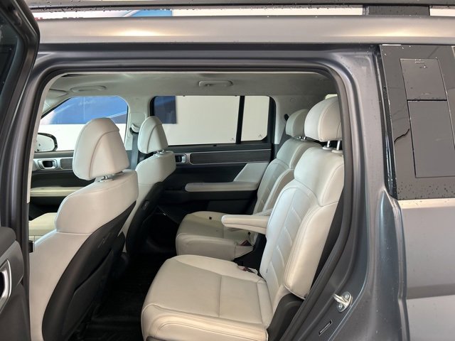 Used 2025 Hyundai Santa Fe Calligraphy image 17