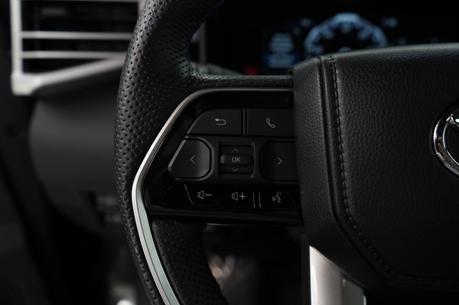 Used 2024 Toyota Sequoia Limited image 17