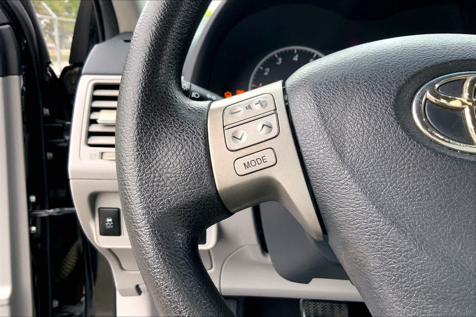 Used 2012 Toyota Corolla LE FWD image 23