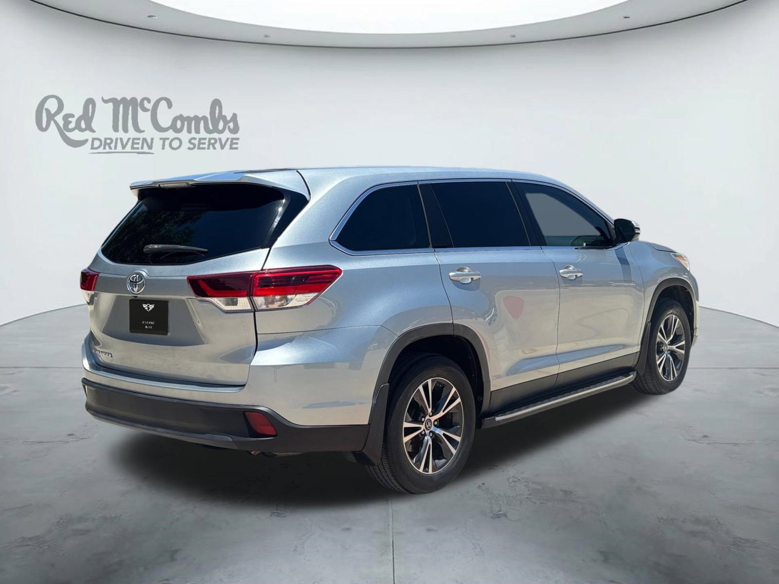 Used 2019 Toyota Highlander LE FWD image 5