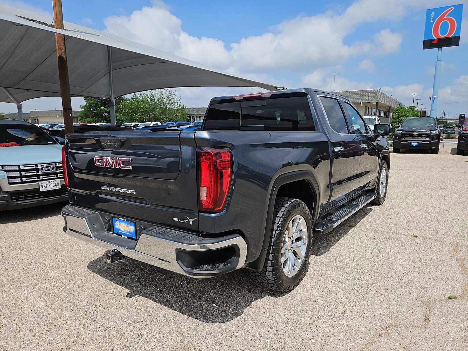 Used 2019 GMC Sierra 1500 SLT image 8