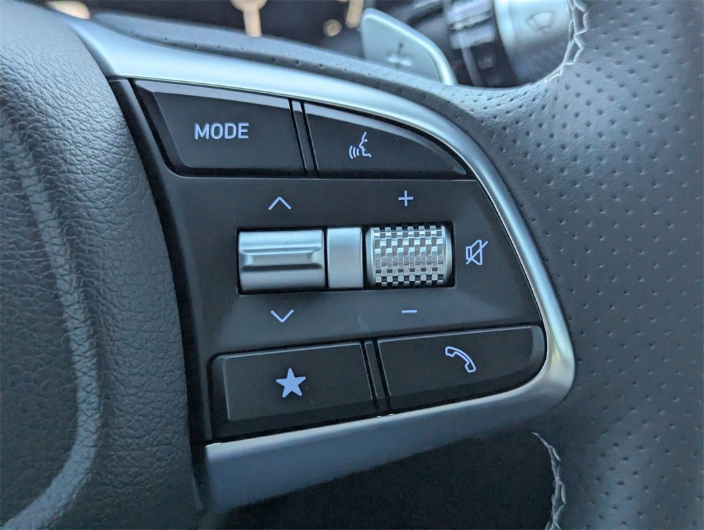 Used 2025 Genesis G70 2.5T w/ Sport Prestige Package image 24