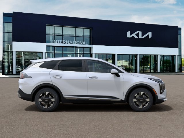 New 2027 Kia Sportage LX FWD image 7