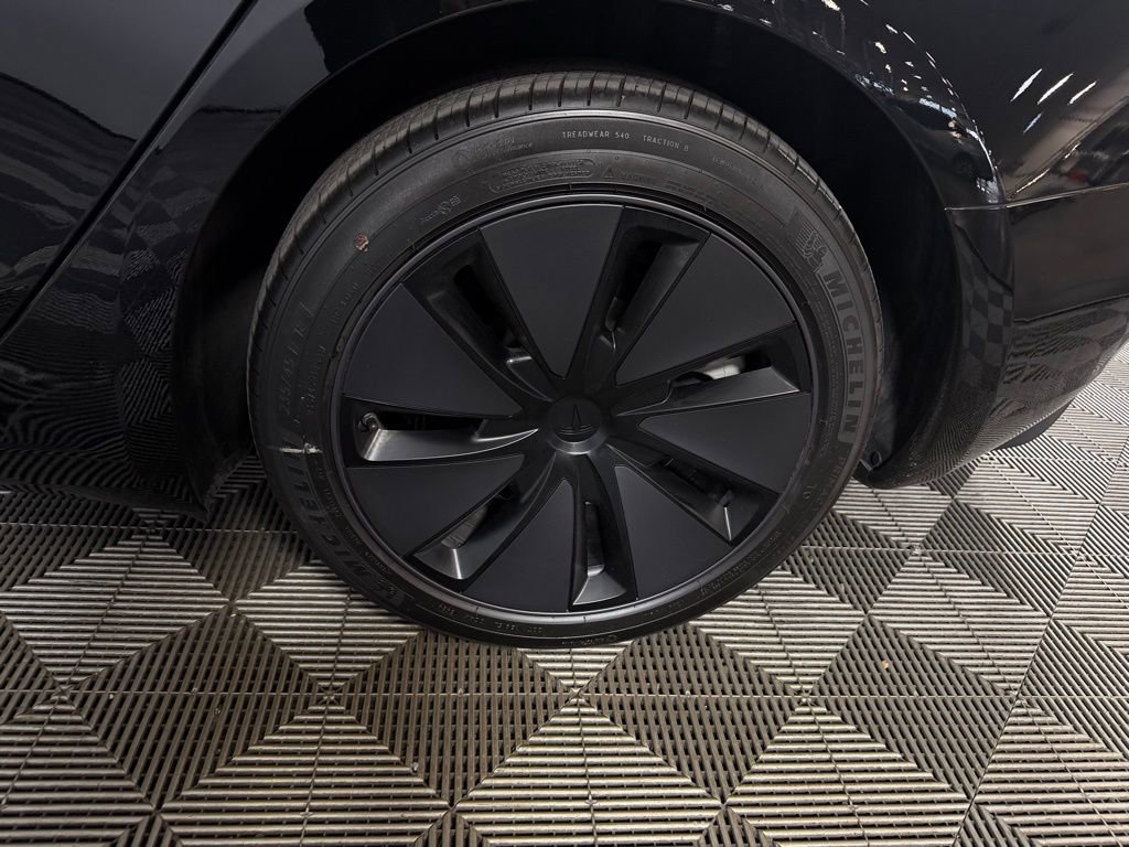 Used 2025 Tesla Model 3 Long Range image 11