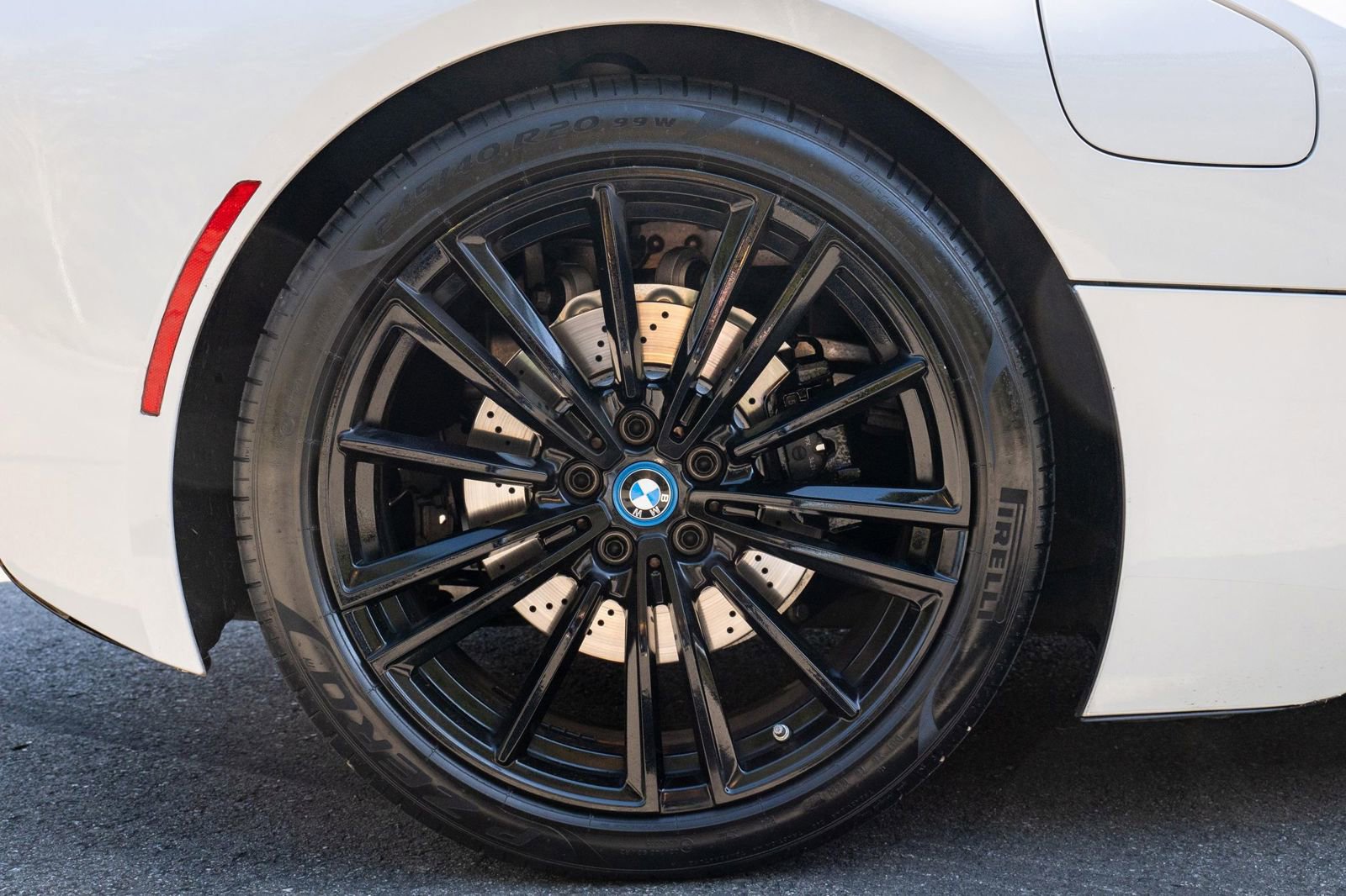 Used 2019 BMW i8 Roadster AWD/4WD image 25
