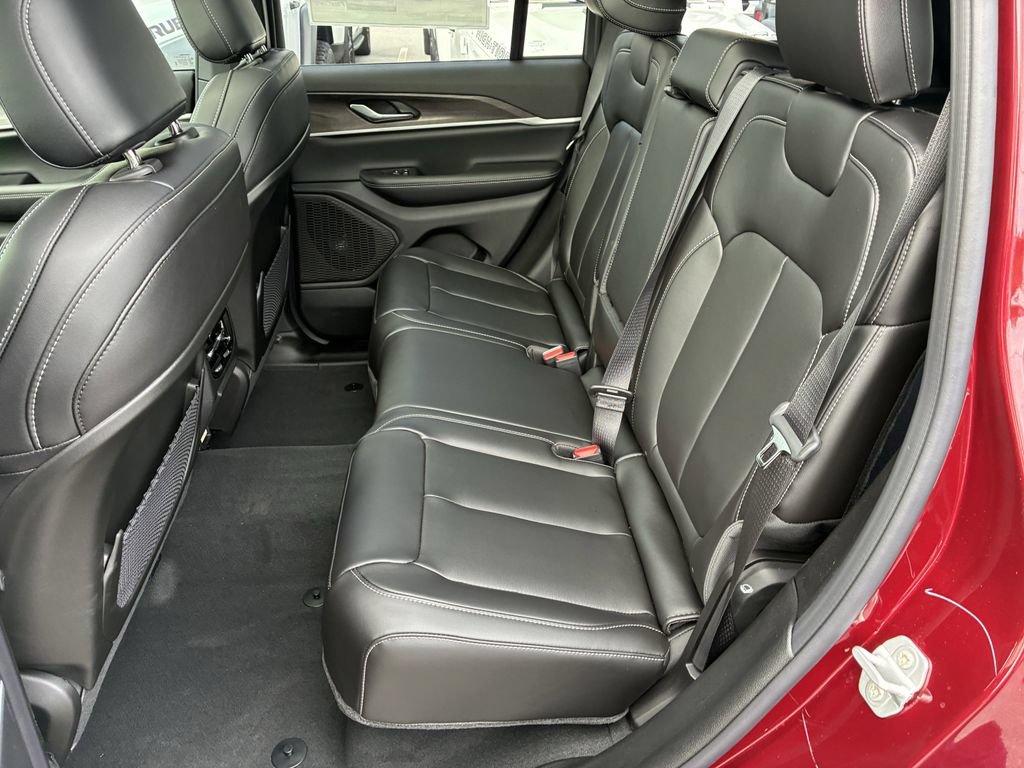 New 2025 Jeep Grand Cherokee Limited AWD/4WD image 30