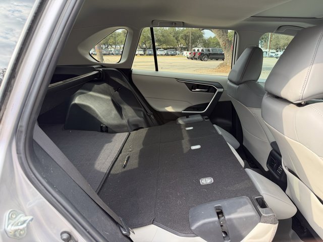 Used 2024 Toyota RAV4 XLE Premium image 17