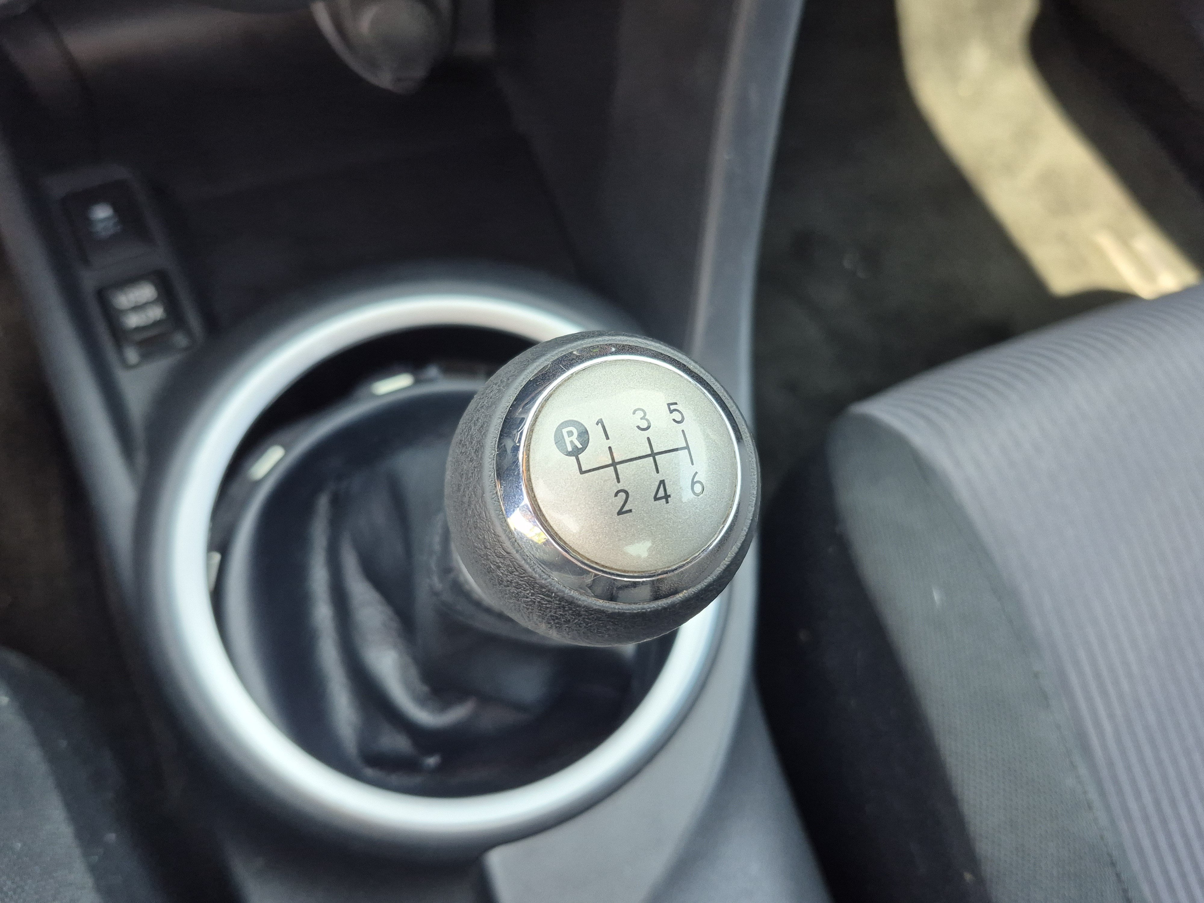 Used 2015 Scion tC FWD image 30