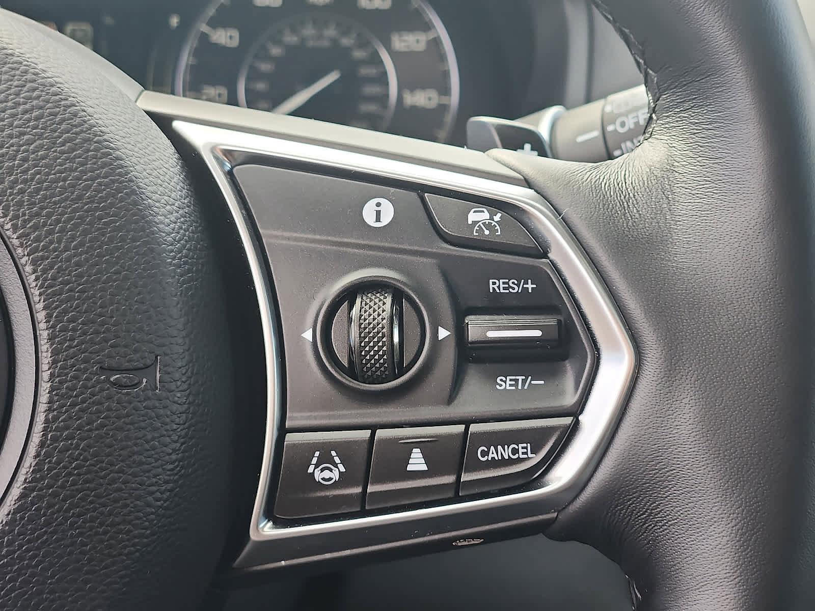 Used 2025 Acura RDX SH-AWD w/ Advance Package image 23