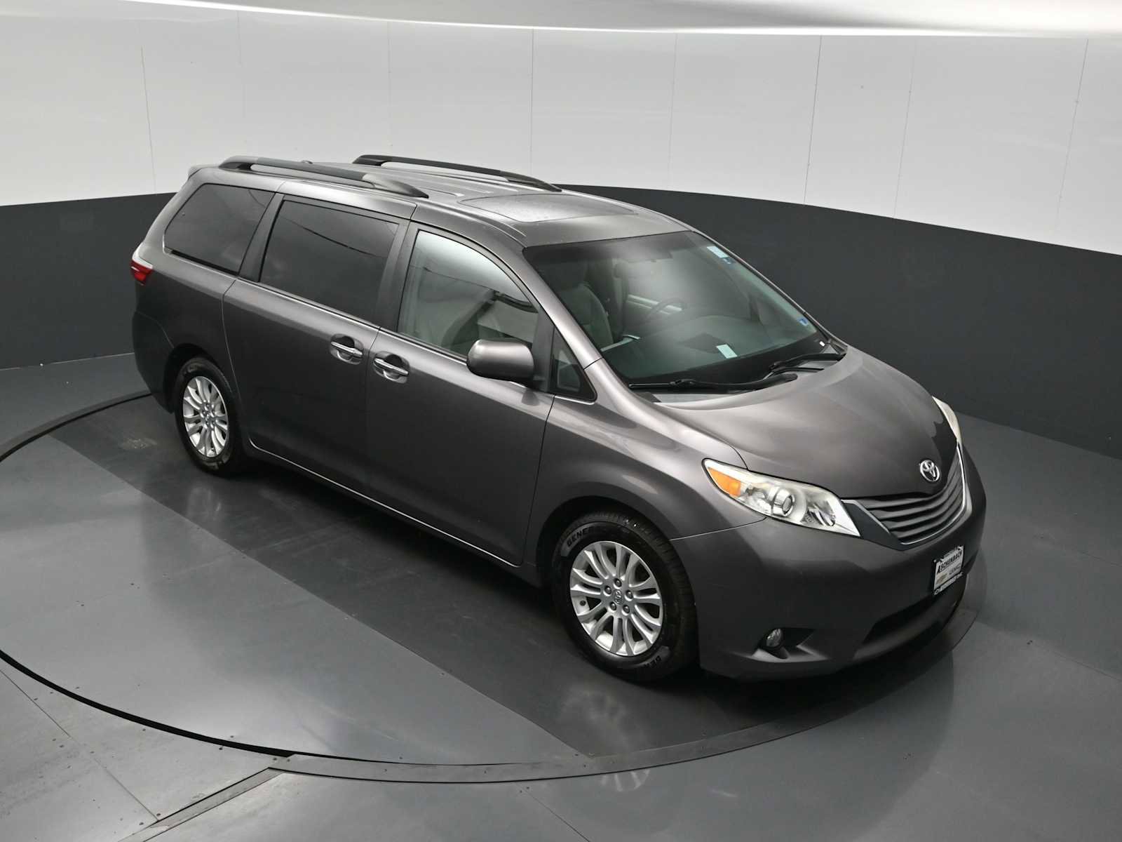 Used 2015 Toyota Sienna XLE image 15