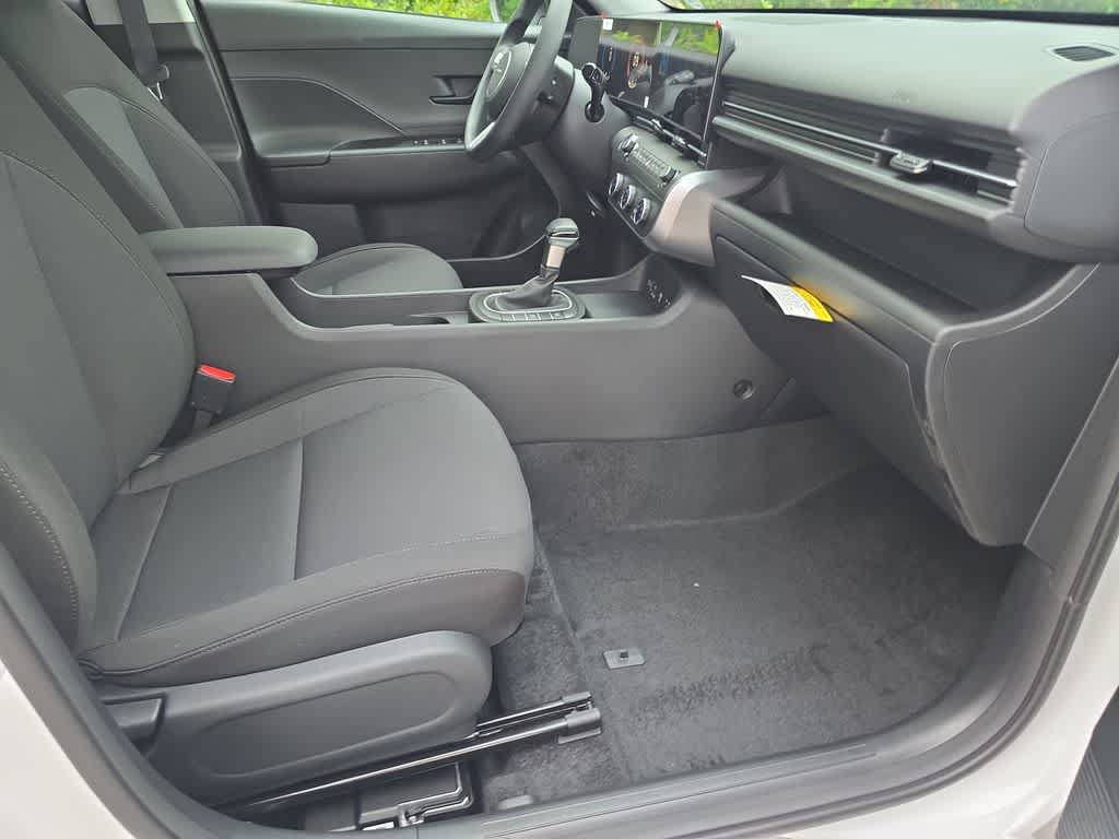 New 2027 Hyundai Kona SE FWD image 22