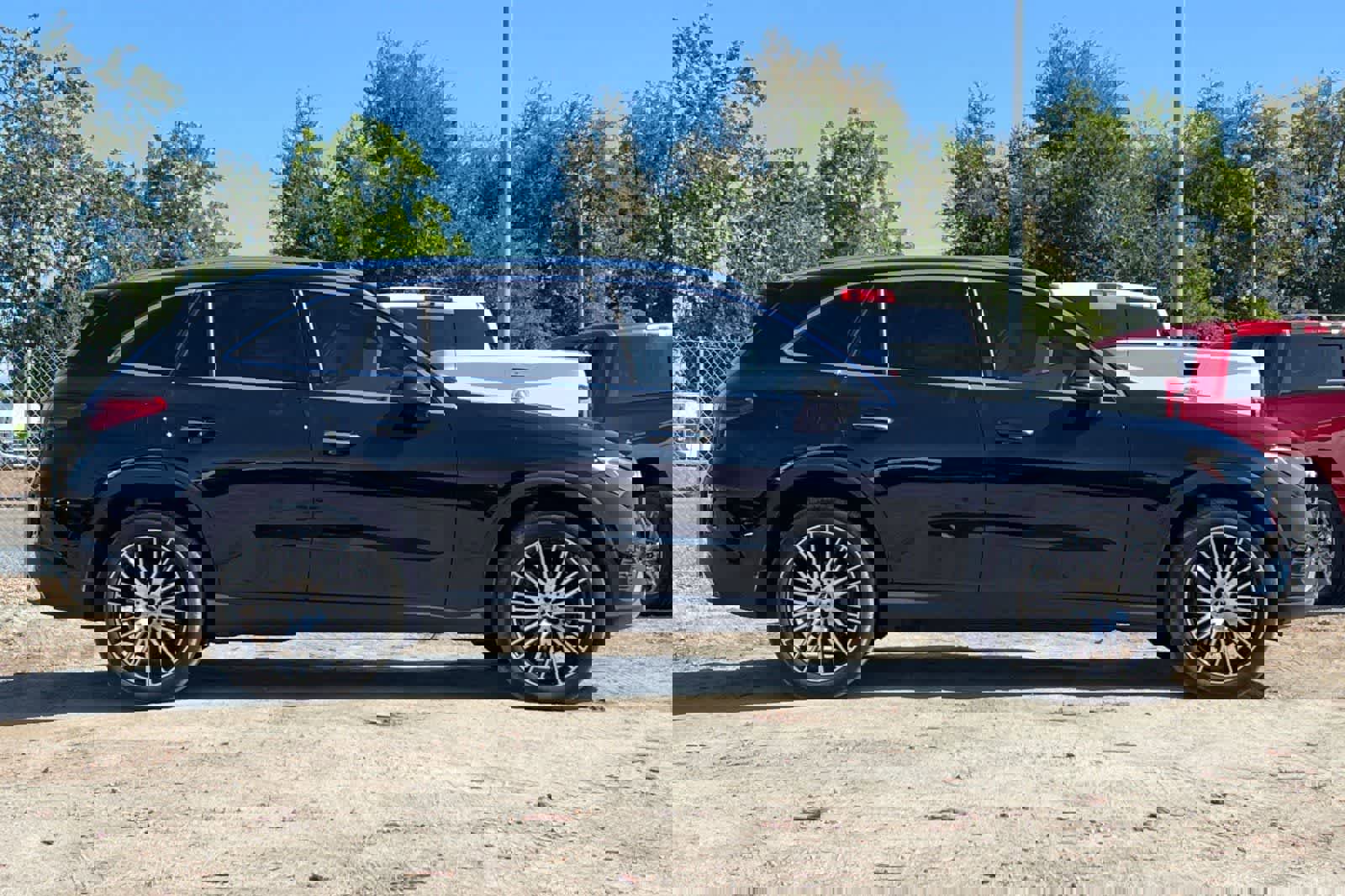 Used 2025 Mercedes-Benz GLC 300 image 9