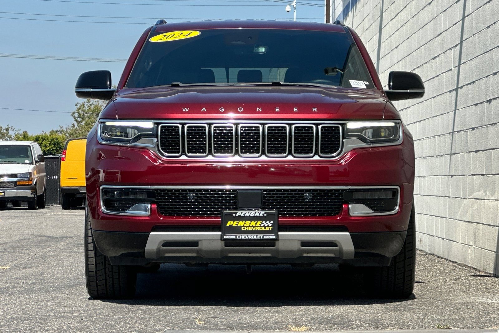 Used 2024 Jeep Wagoneer L Series II RWD image 9