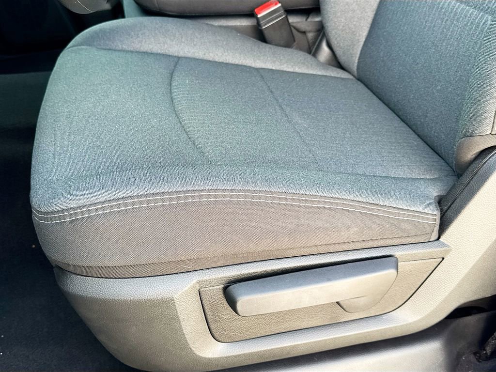 Used 2024 RAM 3500 Tradesman w/ Chrome Appearance Group image 25