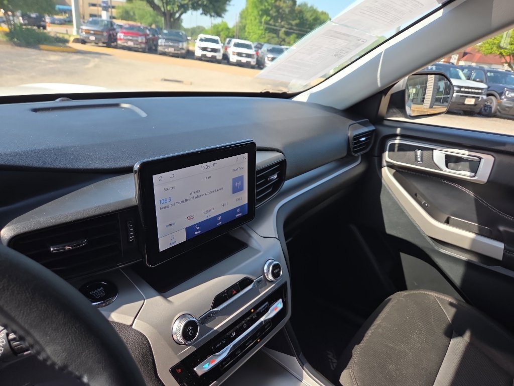 Used 2024 Ford Explorer XLT RWD image 10