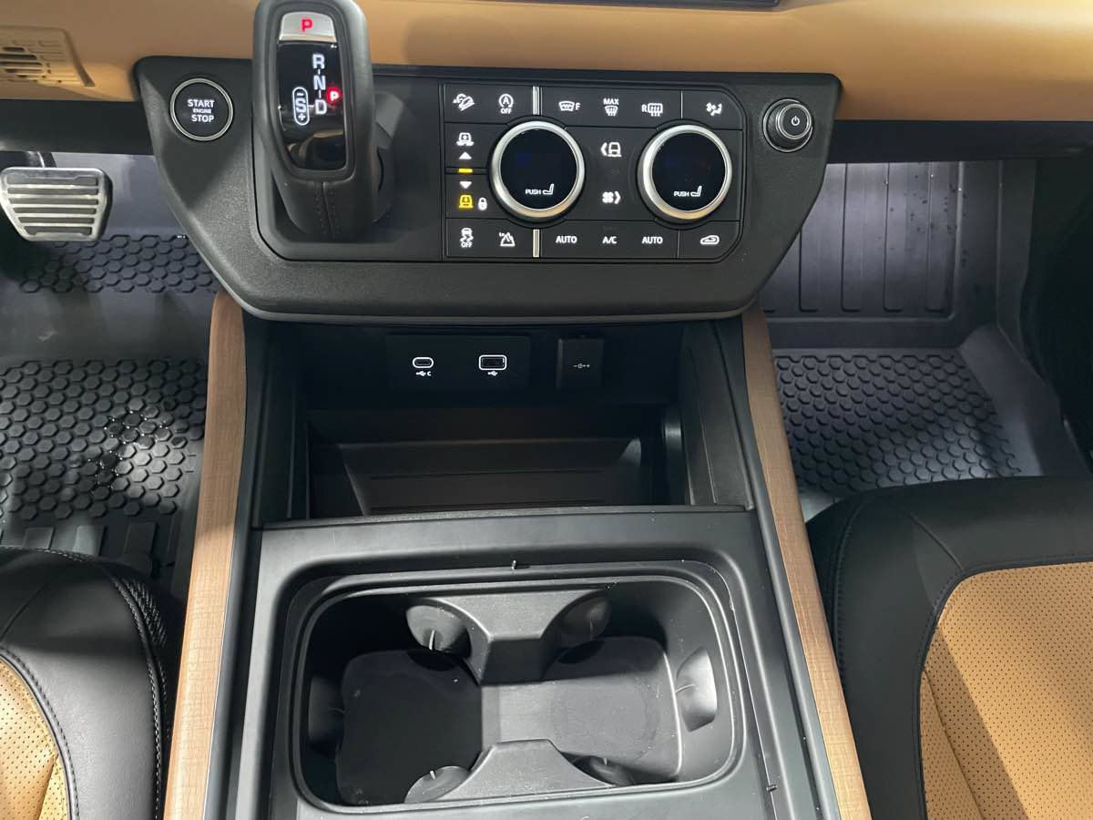 Used 2023 Land Rover Defender 130 X AWD/4WD image 12