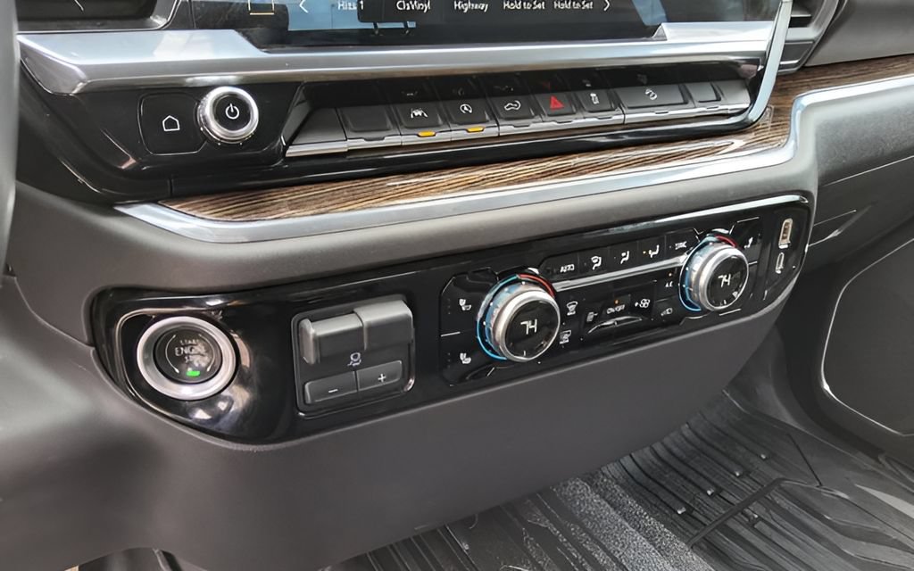 Used 2023 GMC Sierra 1500 SLE AWD/4WD image 14
