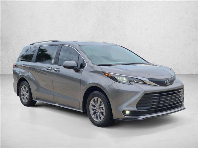 New 2026 Toyota Sienna XLE FWD image 6