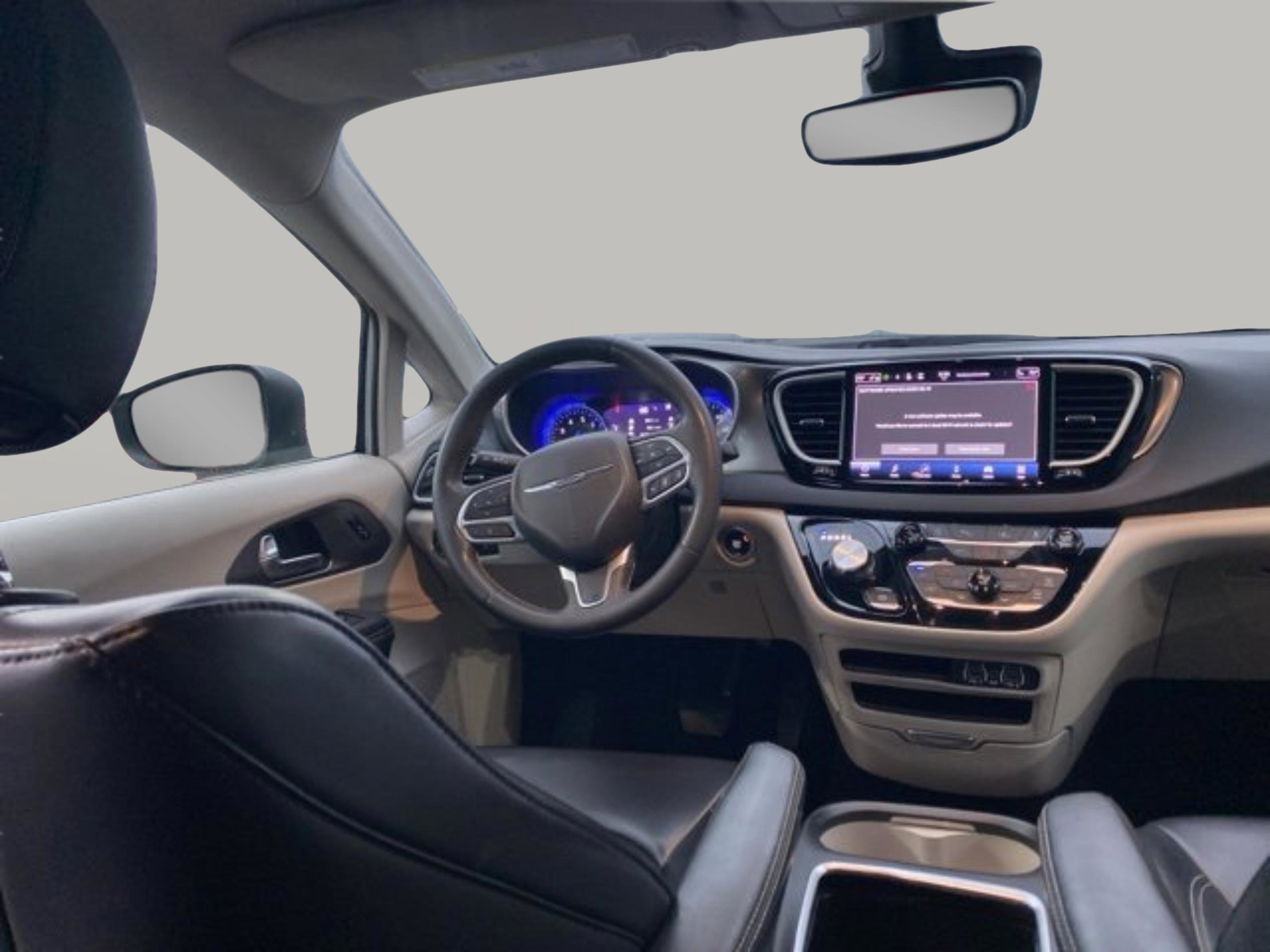 Used 2023 Chrysler Pacifica Touring-L image 14