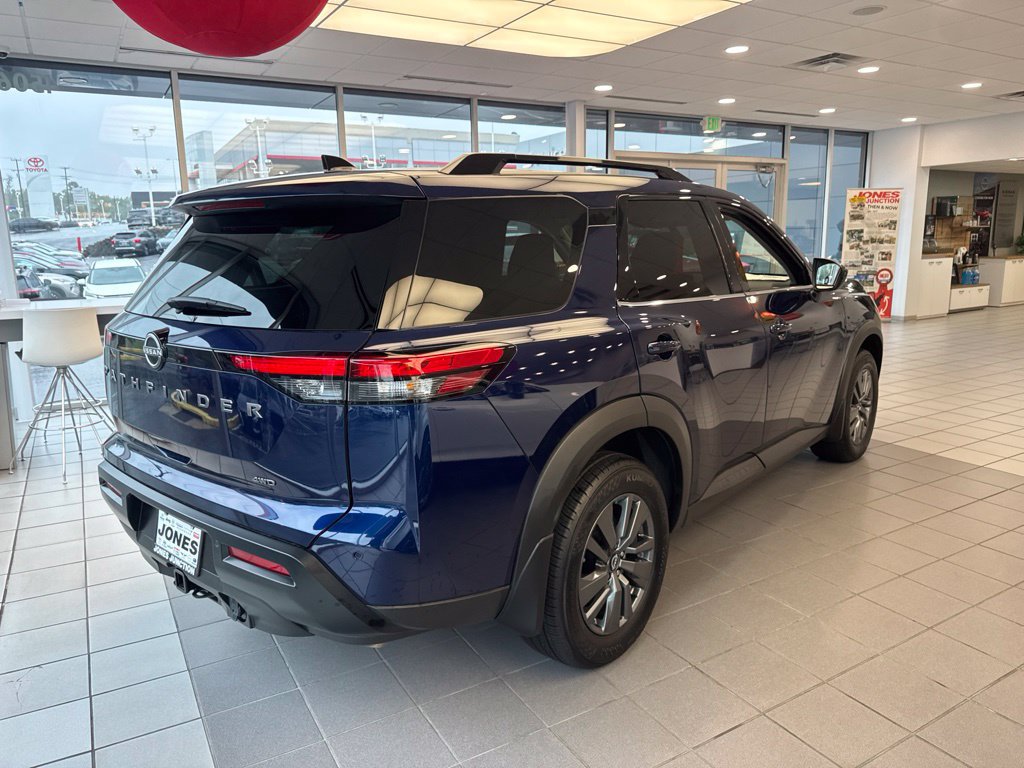 New 2026 Nissan Pathfinder SV w/ SV Premium Package AWD/4WD image 4
