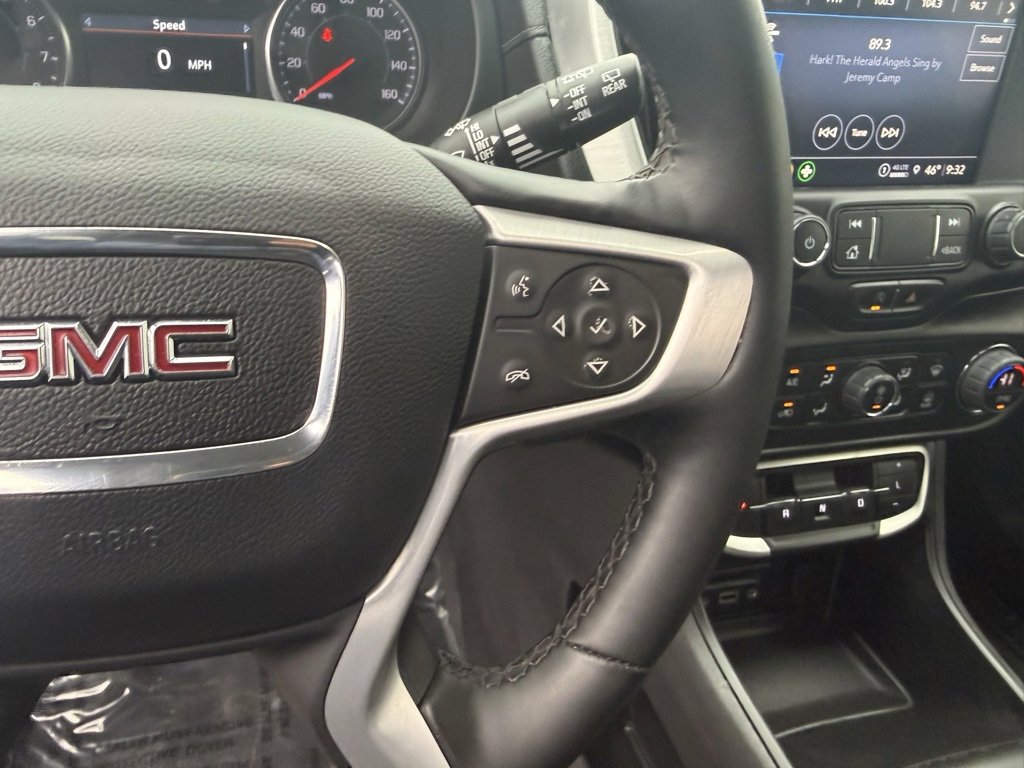 Used 2024 GMC Terrain SLT image 24