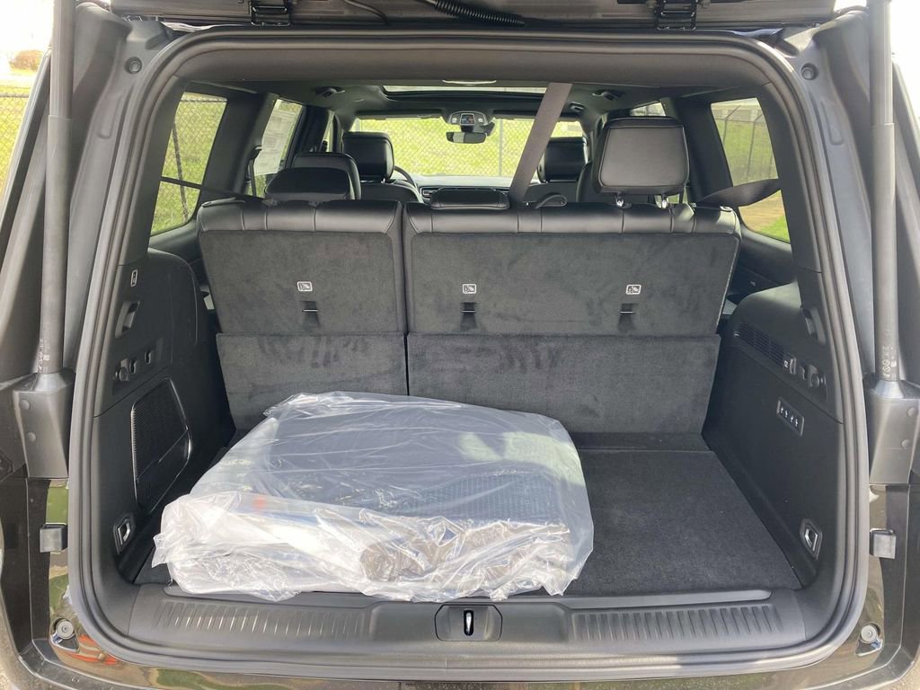 New 2026 Jeep Grand Wagoneer Limited w/ Premium Group II image 9