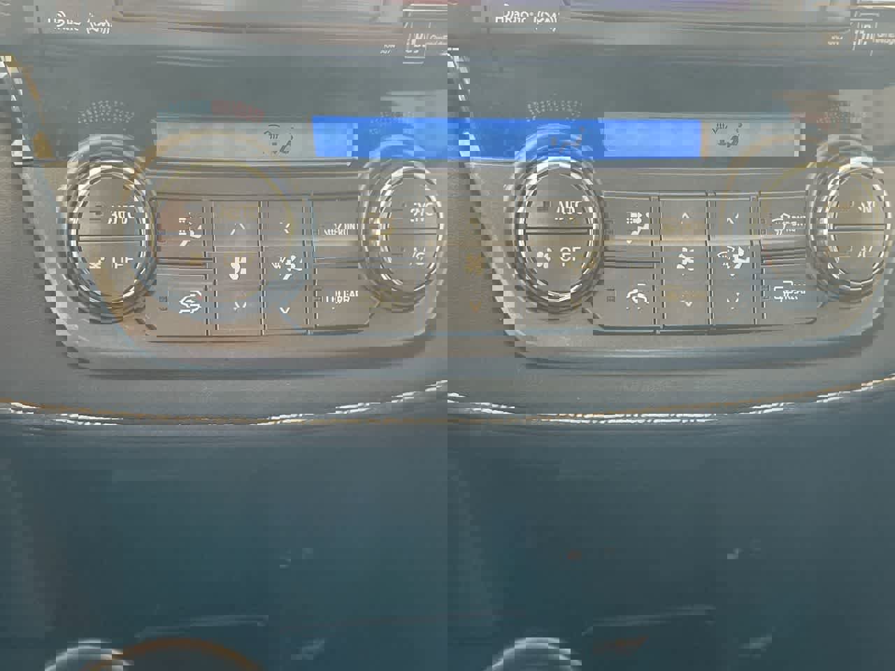 Used 2013 Toyota RAV4 Limited image 19