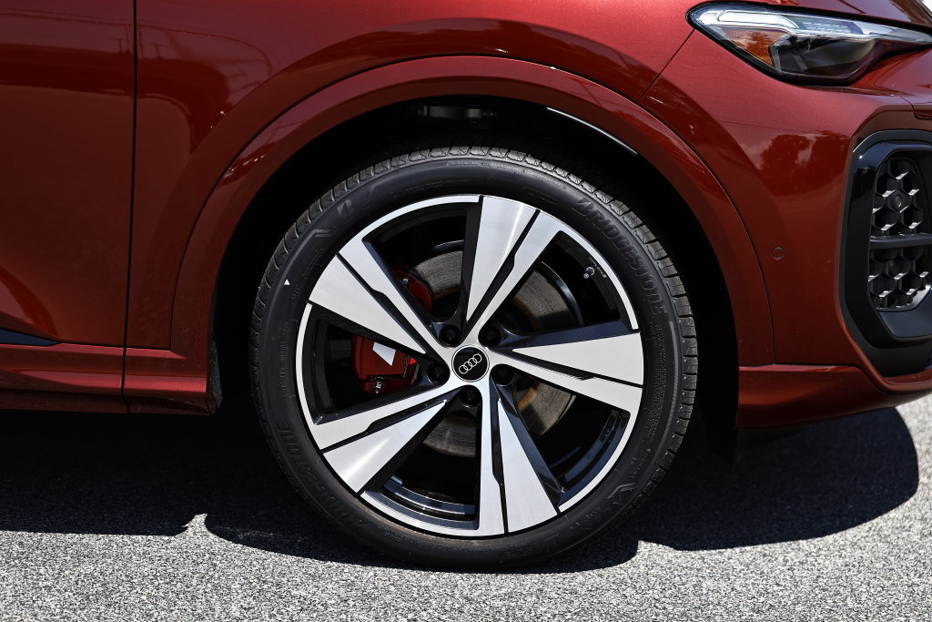 New 2026 Audi SQ5 Premium Plus AWD/4WD image 5
