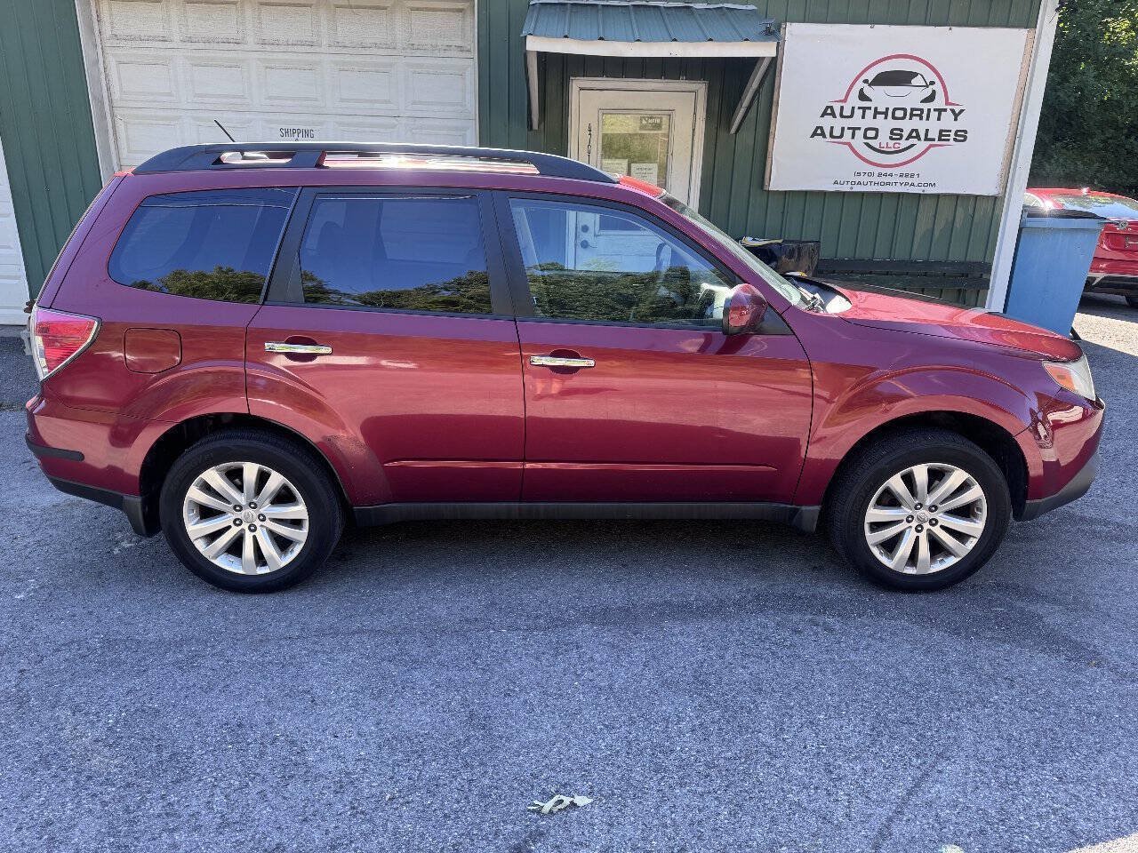 Used 2011 Subaru Forester 2.5X Premium w/ All-Weather Pkg AWD/4WD image 6