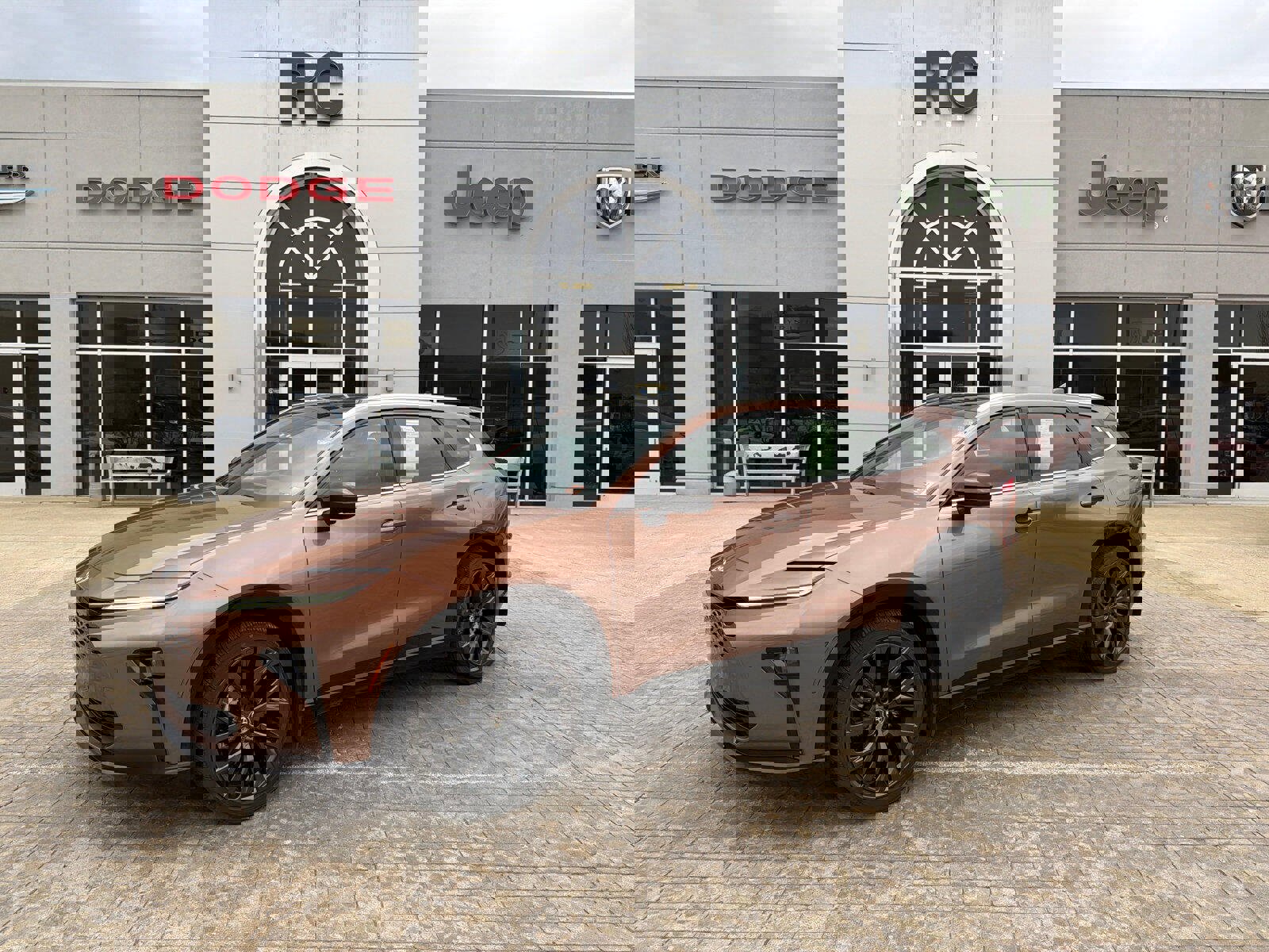 Used 2025 Toyota Crown Signia w/ Advanced Technology Package image 1