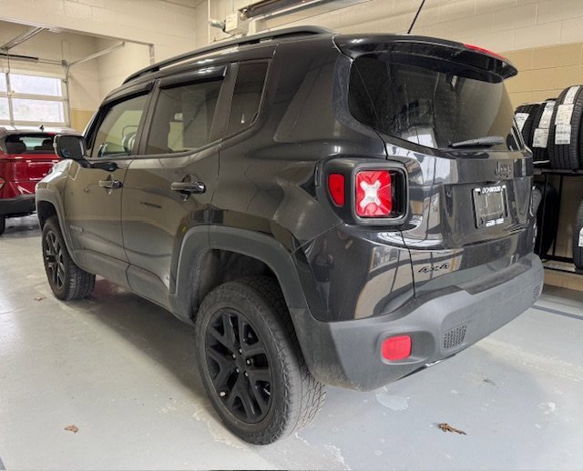 Used 2016 Jeep Renegade Latitude image 8