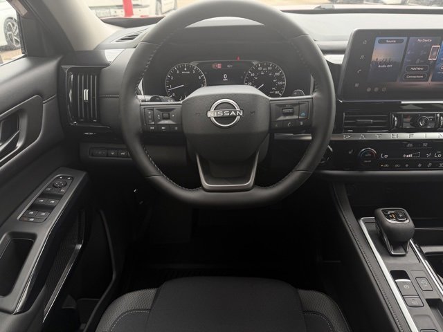 New 2026 Nissan Pathfinder S image 30