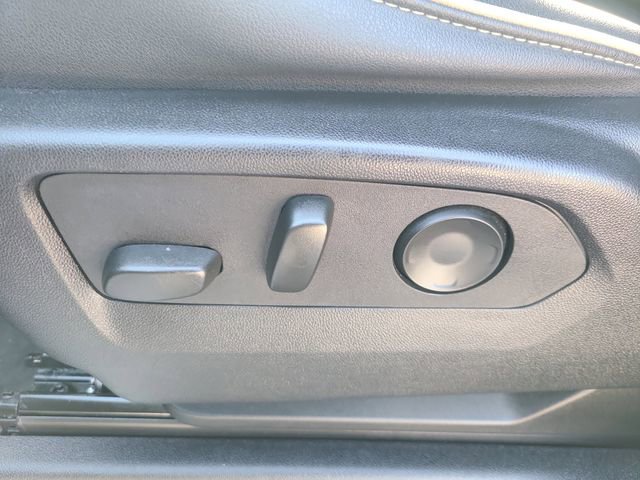 Used 2024 Chevrolet Suburban Premier image 26