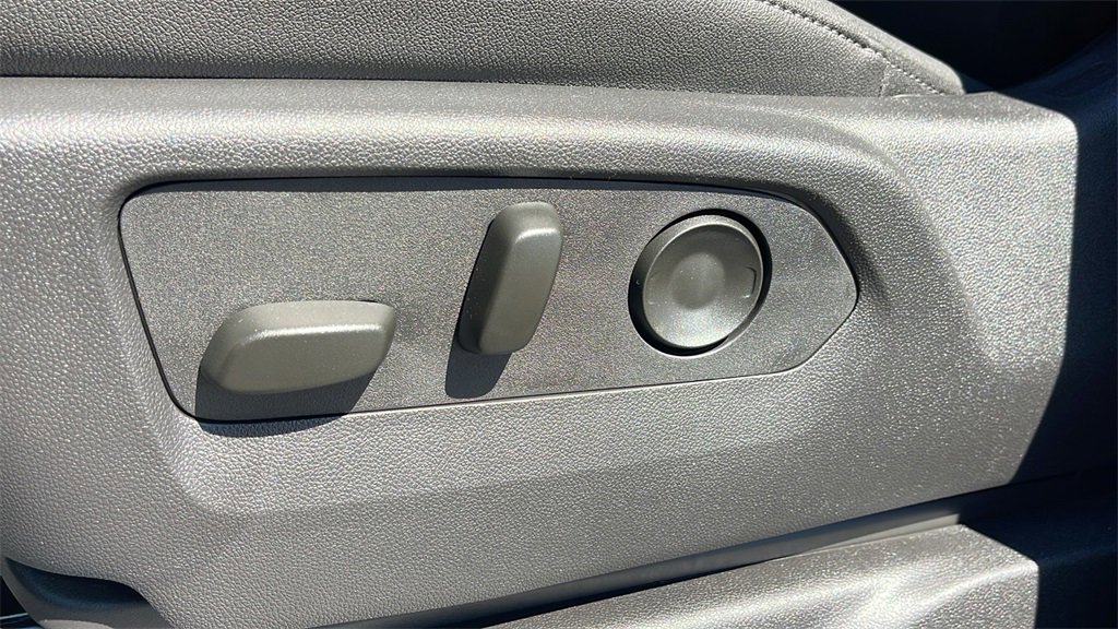 New 2026 GMC Sierra 1500 SLT w/ SLT Premium Plus Package image 13