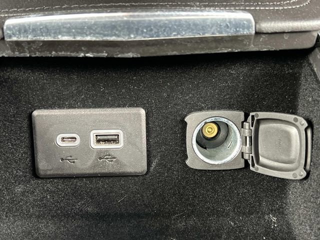 Certified 2023 Cadillac XT4 Luxury w/ Cold Weather Package image 28