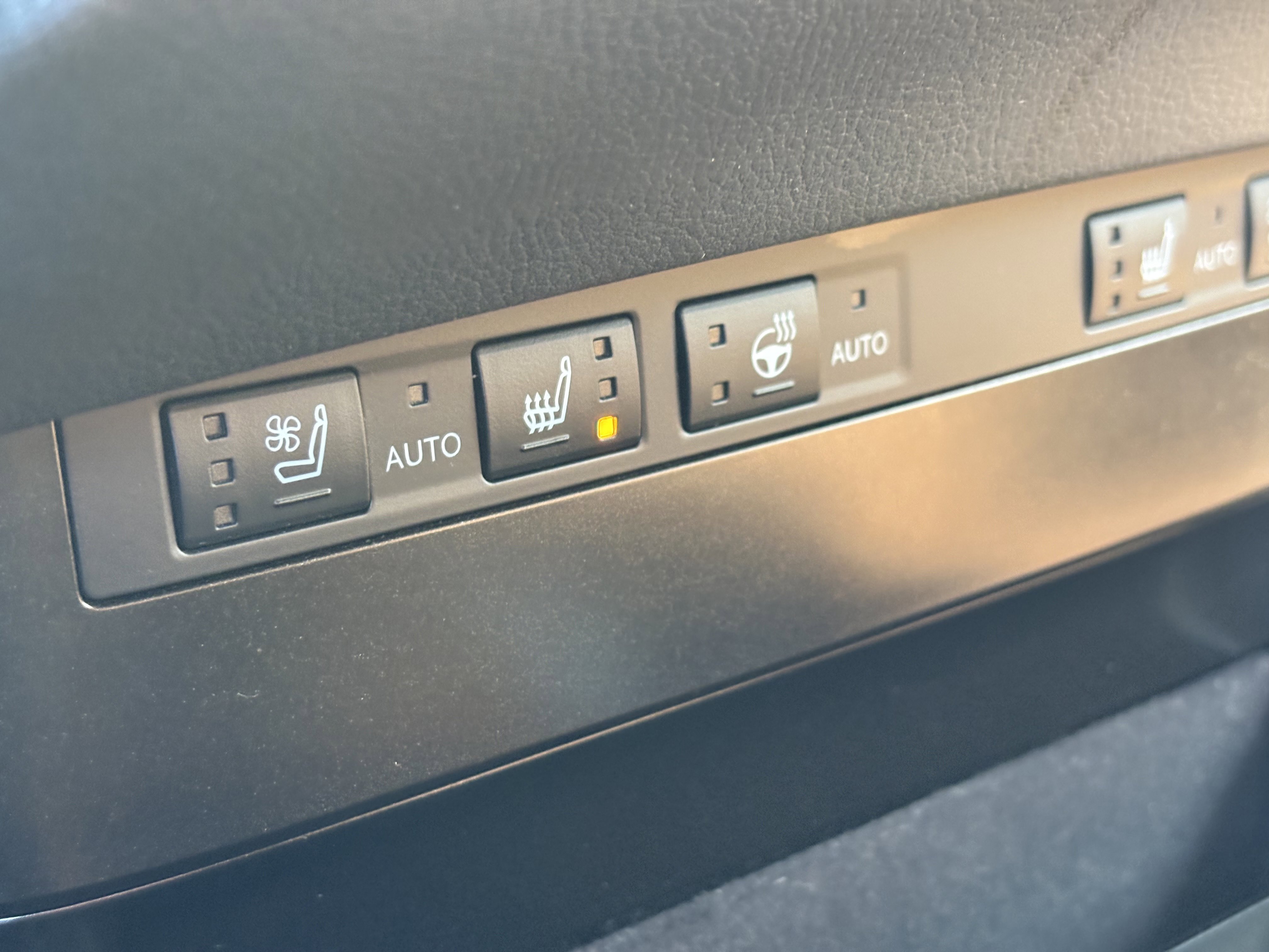 Used 2024 Lexus ES 300h w/ Premium Package image 24