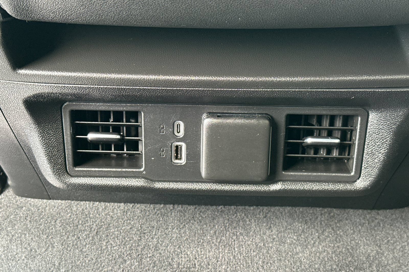 Certified 2024 GMC Sierra 1500 SLT RWD image 15