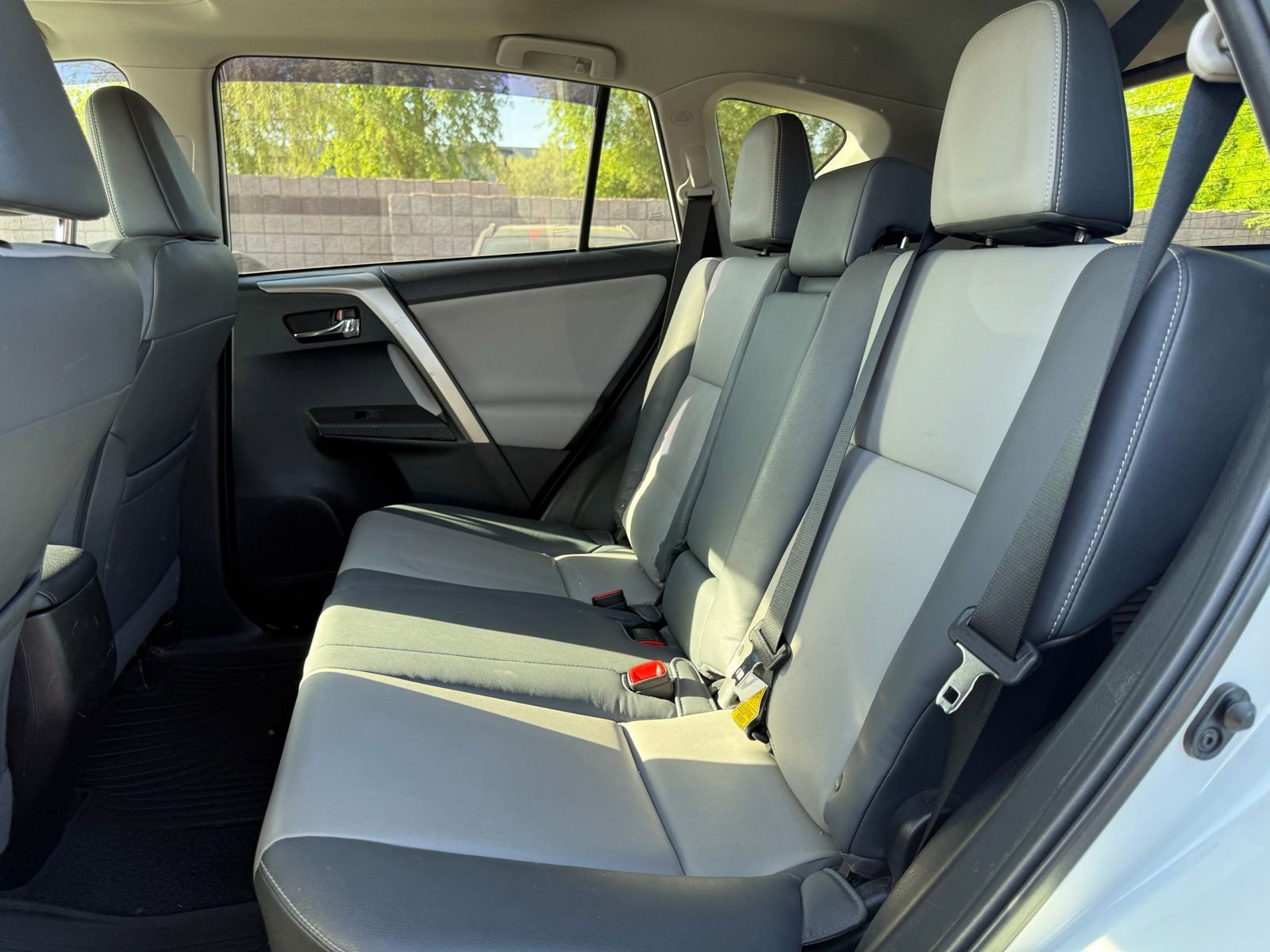 Used 2014 Toyota RAV4 Limited w/ Technology Package image 9