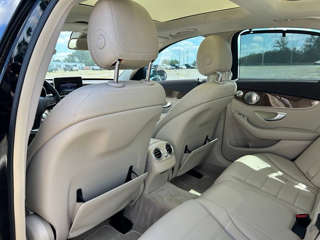 Used 2015 Mercedes-Benz C 300 4MATIC Sedan image 18
