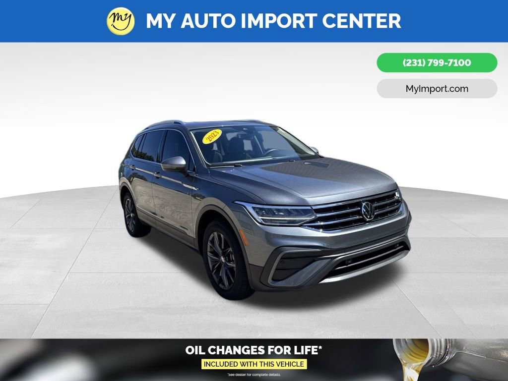Used 2023 Volkswagen Tiguan SE w/ Panoramic Sunroof Package AWD/4WD image 23