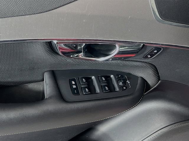Used 2016 Volvo XC90 T6 R-Design w/ Protection Package Plus image 11