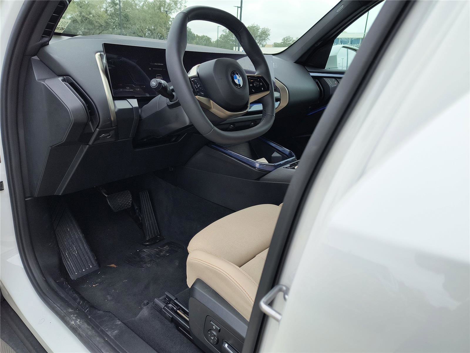 Used 2025 BMW X3 xDrive30i w/ Premium Package image 2