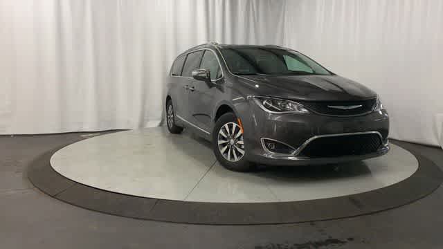 Used 2020 Chrysler Pacifica Limited w/ Advanced Safetytec Group FWD image 4
