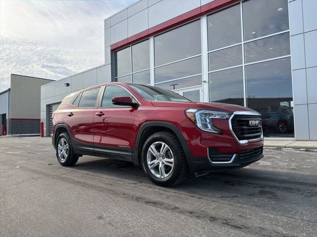 Used 2024 GMC Terrain SLE w/ LPO, Floor Liner Package