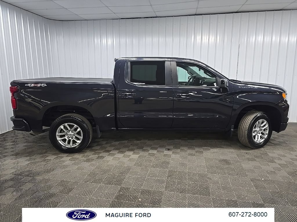 Used 2023 Chevrolet Silverado 1500 RST AWD/4WD image 2