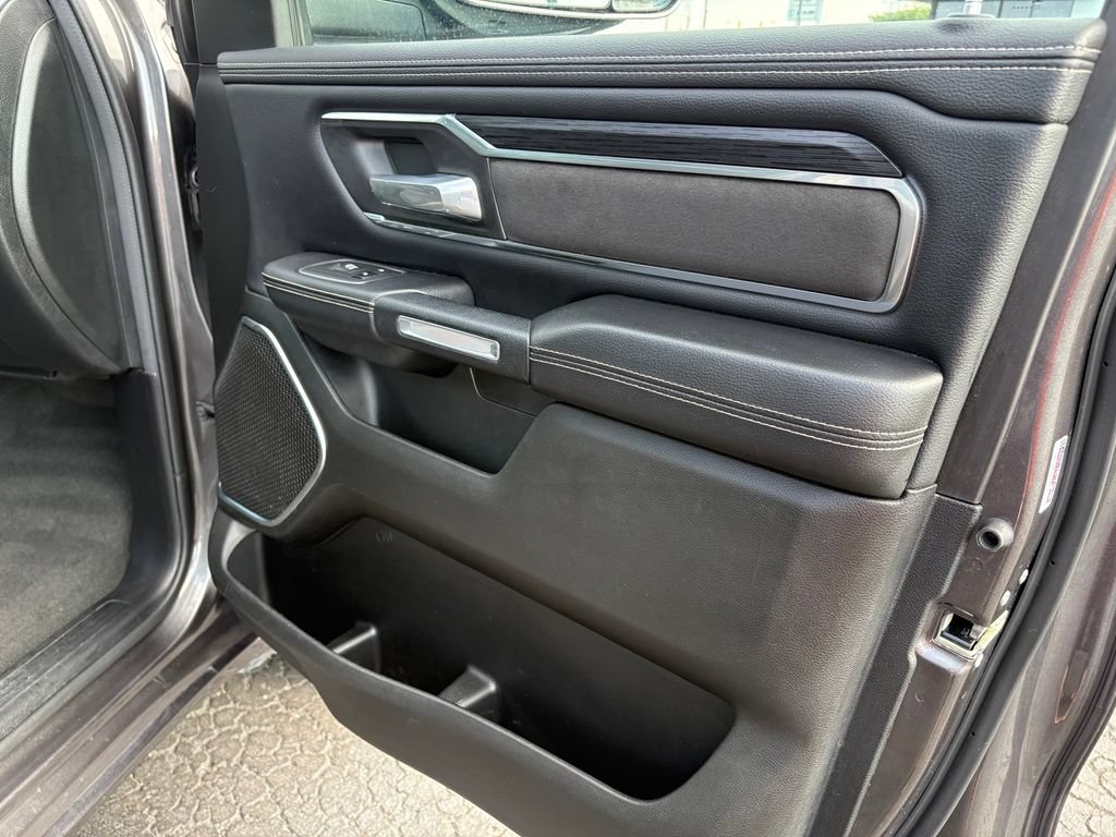 Used 2024 RAM 1500 Laramie AWD/4WD image 11
