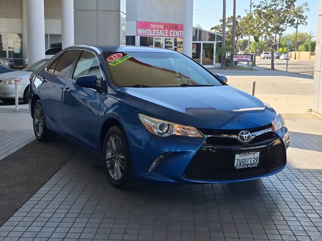 Used 2017 Toyota Camry SE FWD image 3
