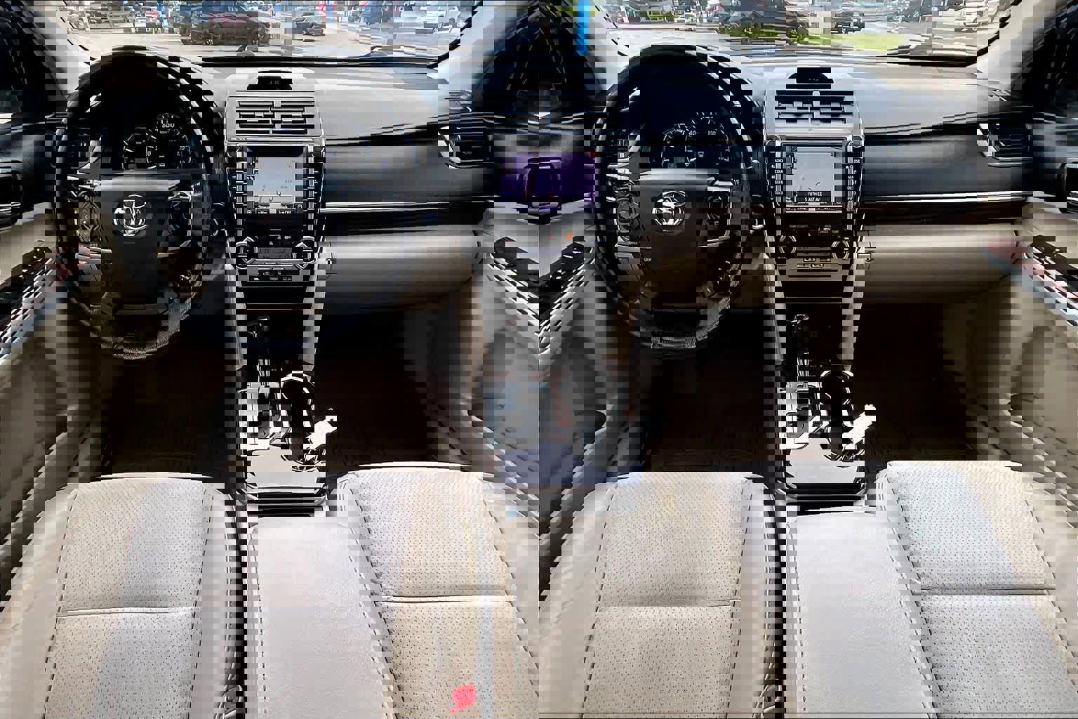 Used 2012 Toyota Camry XLE w/ Leather Pkg FWD image 16