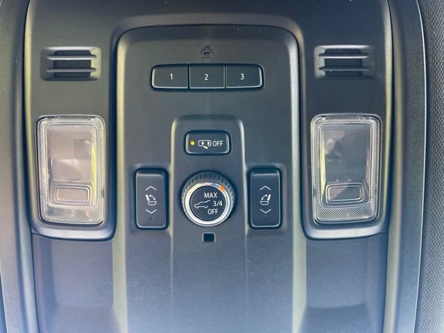 Used 2022 Chevrolet Suburban RST w/ Sport Performance Package AWD/4WD image 26